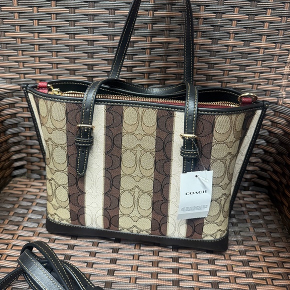 Coach Mollie Tote 25 In Signature c4086 - Picture 4 of 7